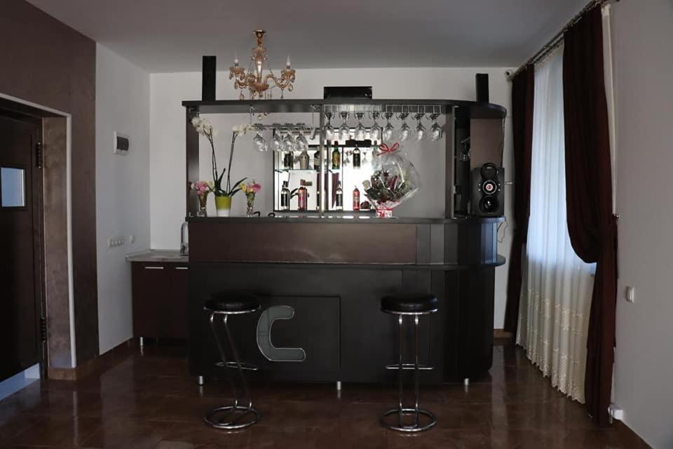 Pensiunea Maria Tania - Restaurant Mioveni Екстериор снимка